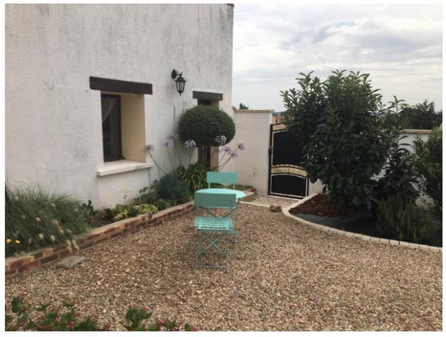 Maison Blanche Piscine Et Petit Dejeuner Châtellerault Exteriér fotografie